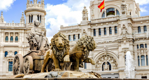 Papa Leone XIV a Madrid, oltre un milione di fedeli alla messa in Plaza de Cibeles: il richiamo a una fede concreta, aperta ai poveri e agli esclusi